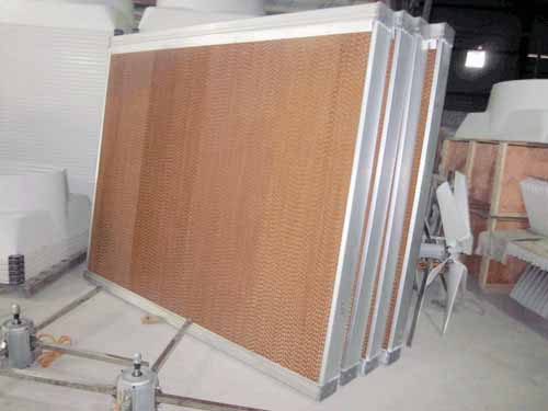 裝上水簾后要封邊 裝上水簾后要封邊